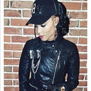 Meet your Posher, Jasmine